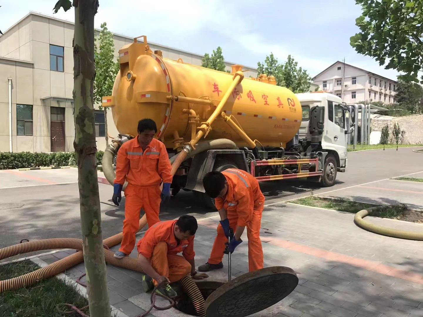 塔洋镇化粪池清理与5-8吨吸粪车施工效率分析